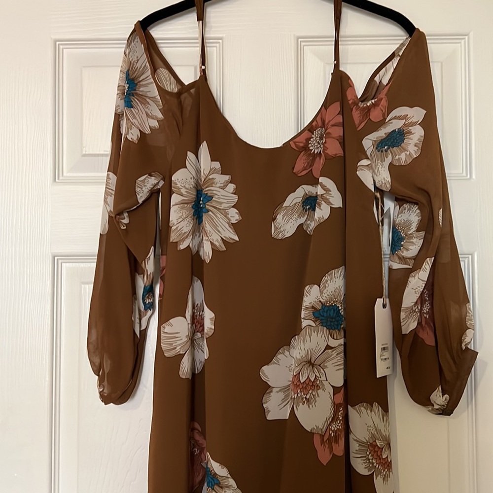Boho Flower Tunic - Picture 2 of 6